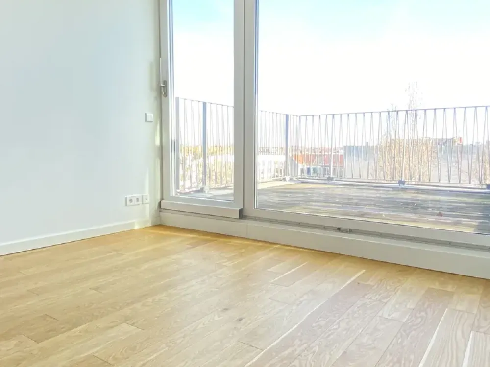 *1MonatMietfrei* 1 Zimmer Dachgeschosswohnung mit Dachterrasse und Einbauküche in Neukölln