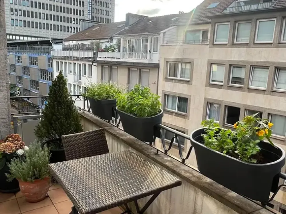 ab 1.11. frei - an der Börse und Landeszentralbank = sehr zentrale (!) ruhige (!) Lage- 4. Etage