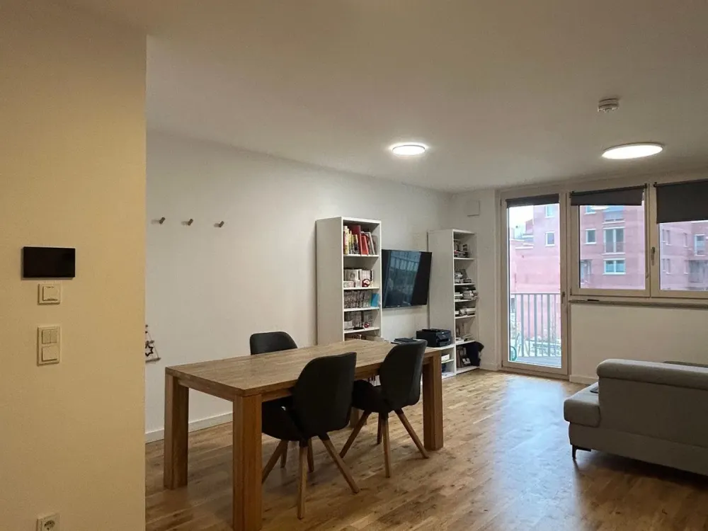 Moderne 4-Zimmer-Wohnung in München mit Balkon und Tiefgarage