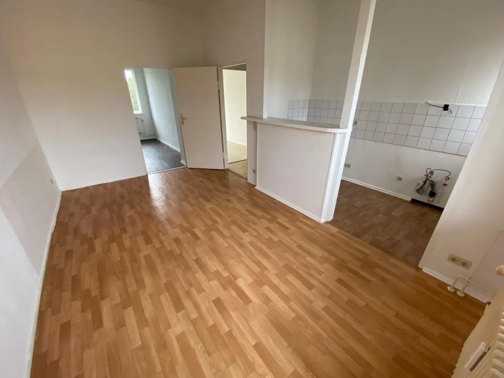 Gepflegte Wohnung unterm Dach mit Balkon in Alt-Hohenschönhausen ab sofort neu zu vermieten