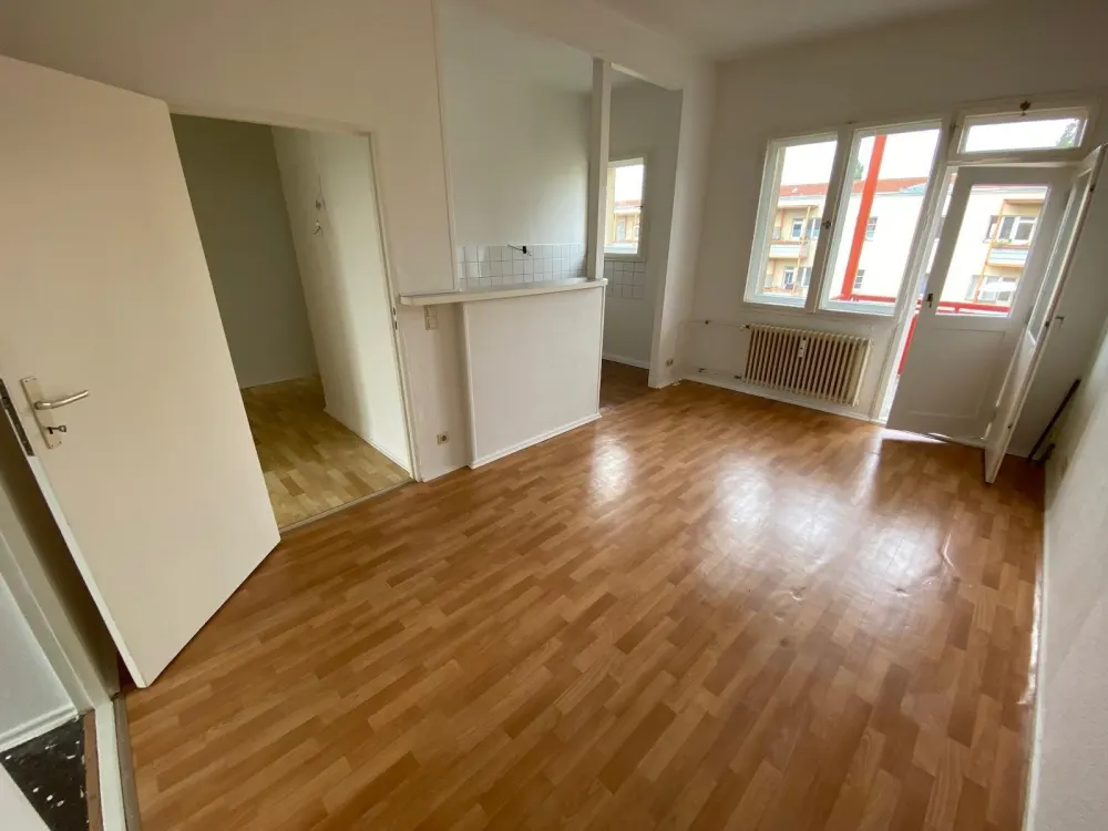 Gepflegte Wohnung unterm Dach mit Balkon in Alt-Hohenschönhausen ab sofort neu zu vermieten