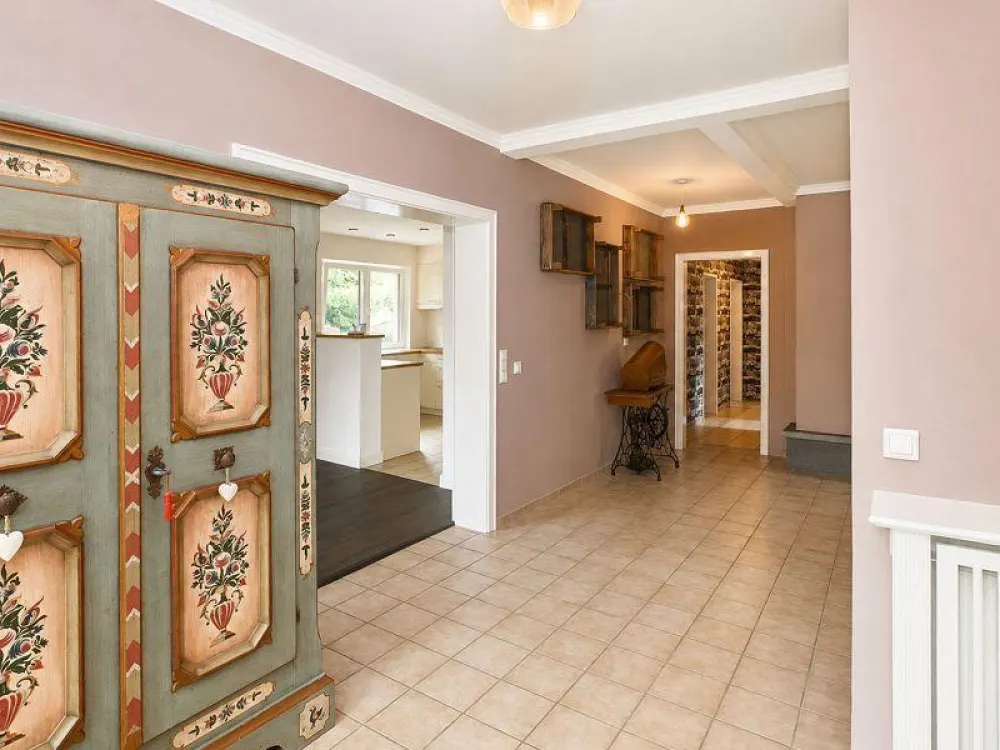 High-quality modernized 3-room apartment with garden, parking space and approx. 110 m² living area...