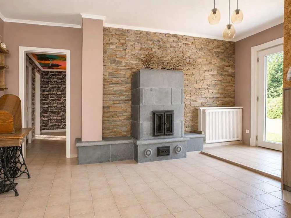 High-quality modernized 3-room apartment with garden, parking space and approx. 110 m² living area...