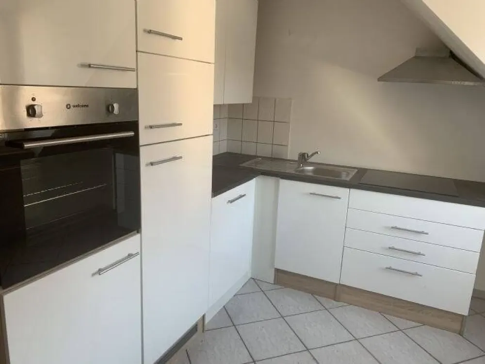 schöne lichthelle 4 Zimmer Wohnung mit Küche