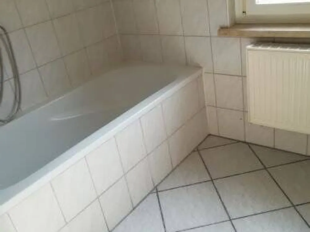 schöne lichthelle 4 Zimmer Wohnung mit Küche