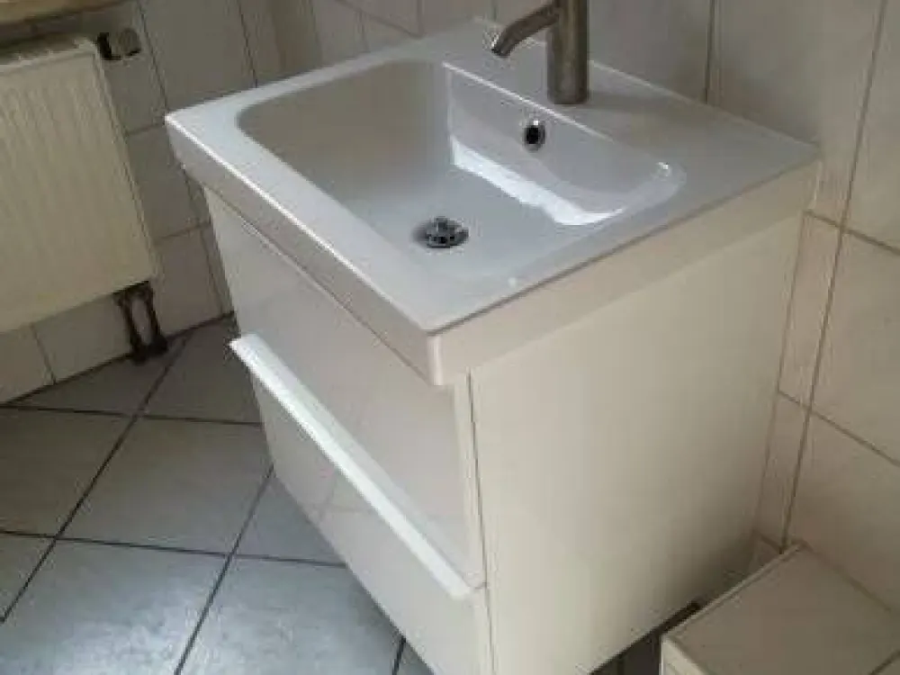 schöne lichthelle 4 Zimmer Wohnung mit Küche