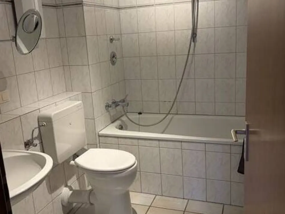 Modernisierte Wohnung in Köln mit Balkon!