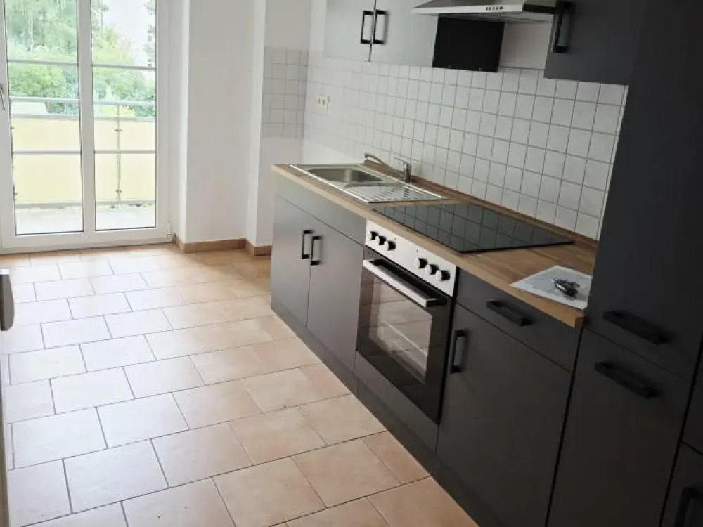 Bezaubernde Wohnung mit Einbauküche und Balkon!