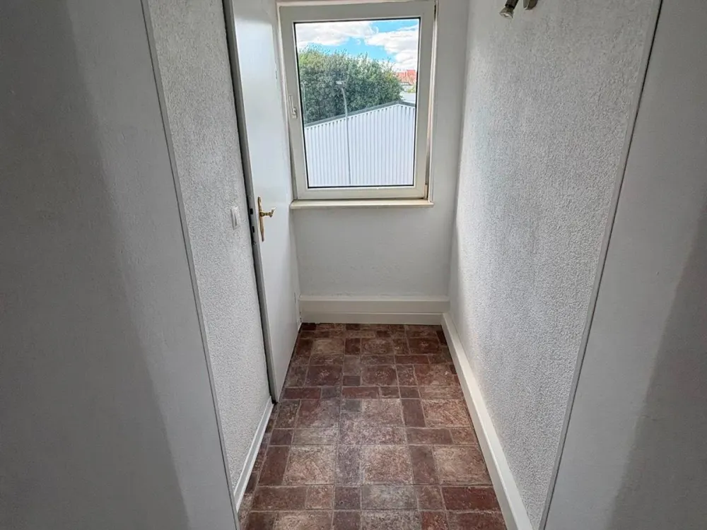 4 Zimmer Küche Bad vermieten frisch renoviert-hell und stadtnah