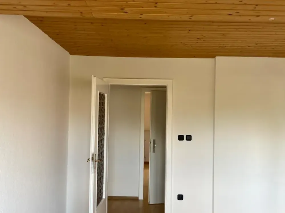 Naturnahe 3-Zimmer-Wohnung mit eigenem Garten - ruhig und frisch renoviert.