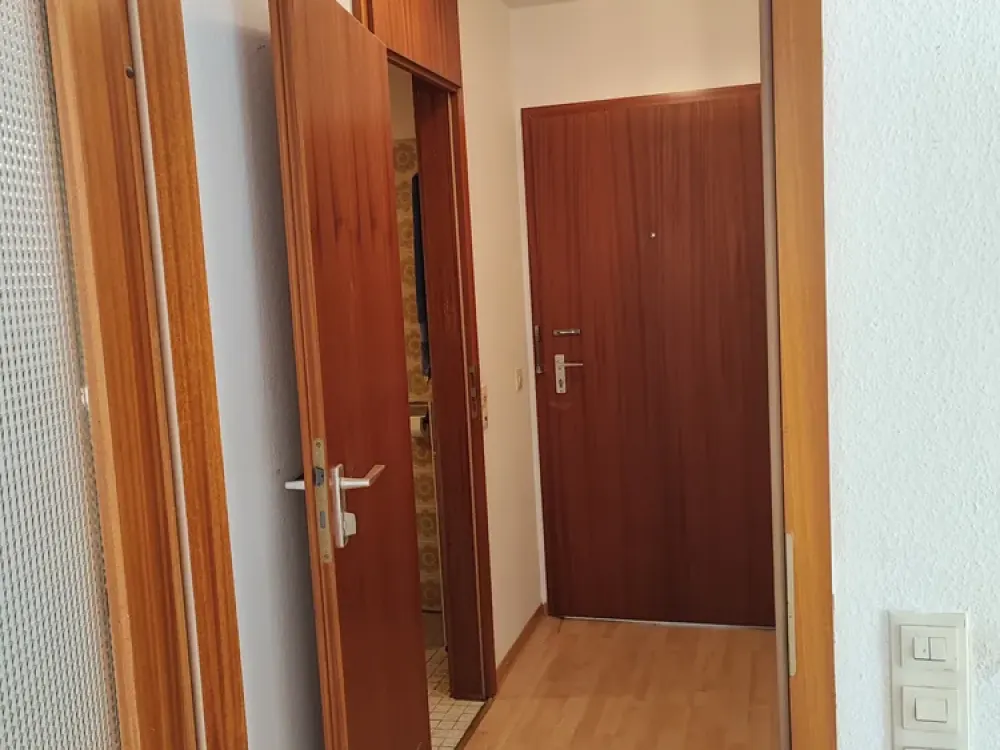 1,5-Zimmer-Wohnung mit Balkon und Küchenzeile im Grünen