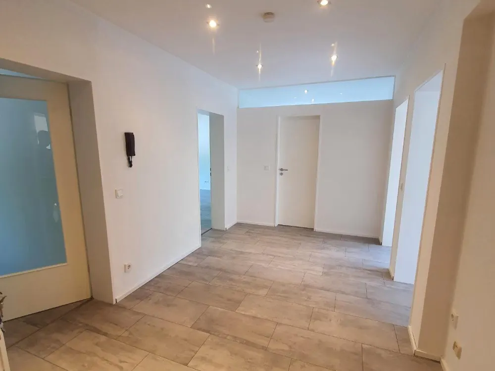 Beautiful Three-Room Apartment, Suitable for Shared Living