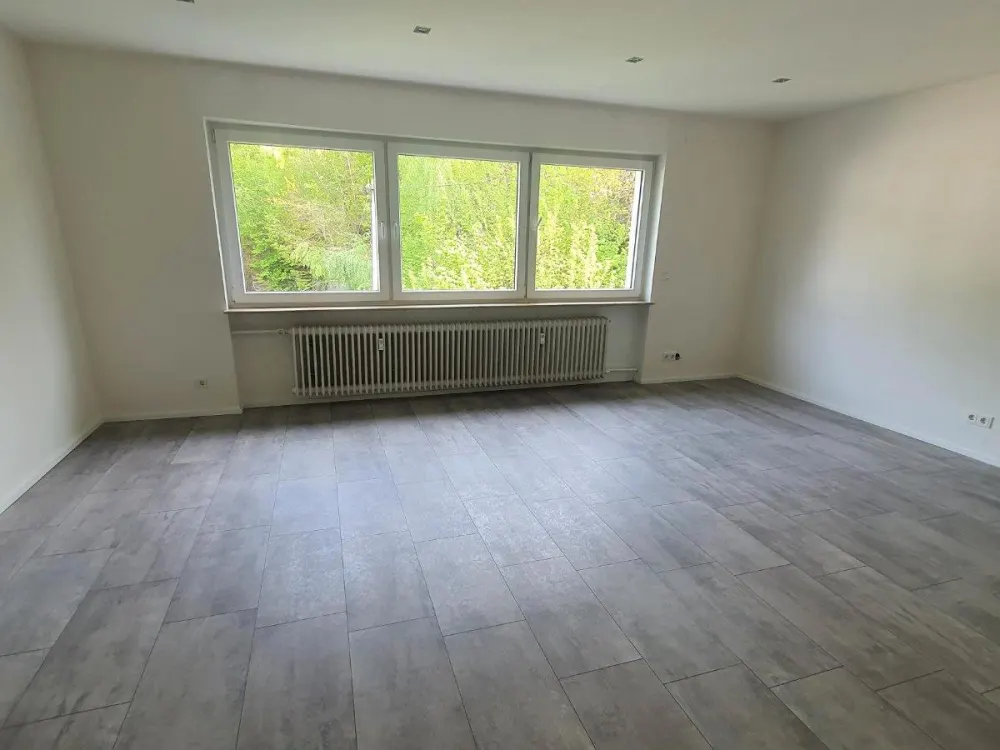 Beautiful Three-Room Apartment, Suitable for Shared Living