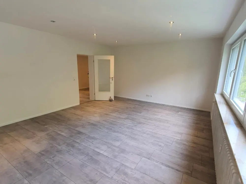 Beautiful Three-Room Apartment, Suitable for Shared Living