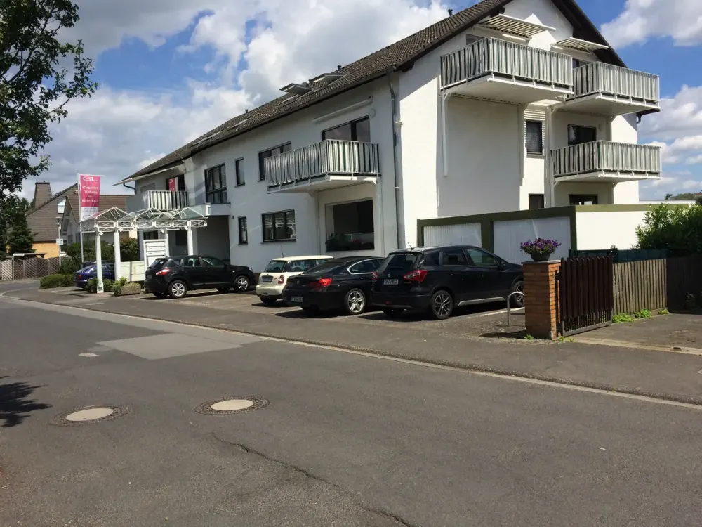 Wohnen & Arbeiten mit großer Südloggia! Einbauküche mit allen Geräten!