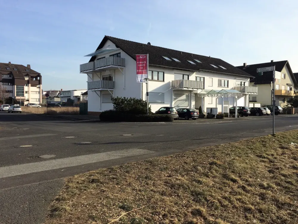 Wohnen & Arbeiten mit großer Südloggia! Einbauküche mit allen Geräten!