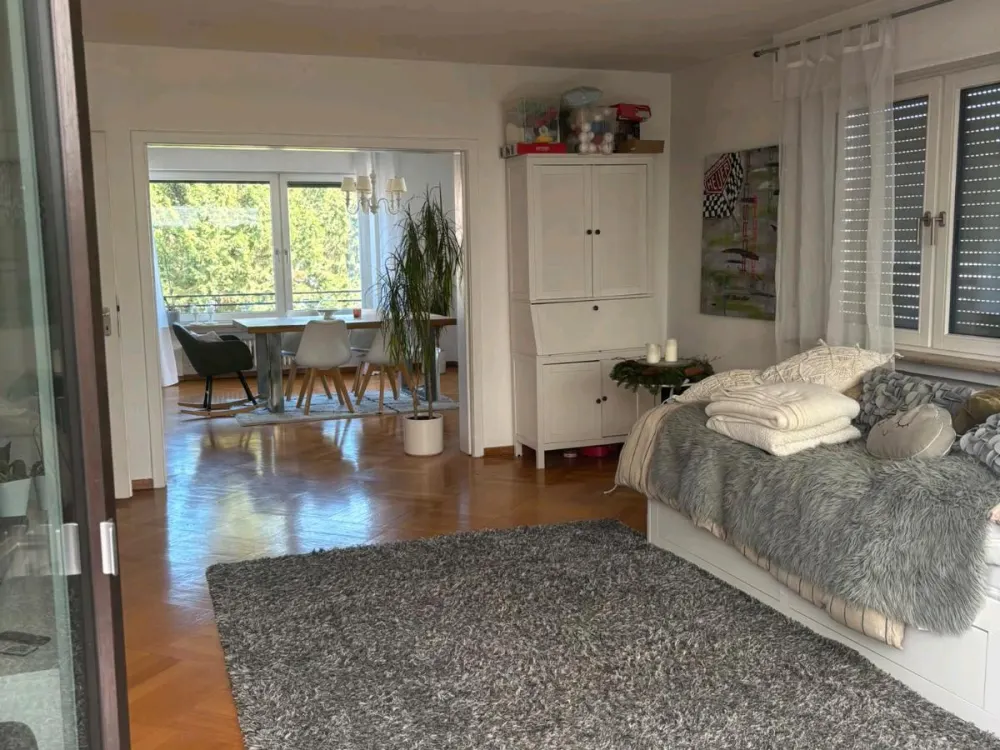 Großzügige 3,5-Zimmer-Etagenwohnung am Waldrand von Leinfelden