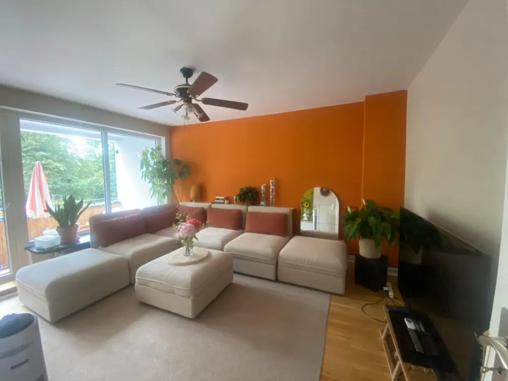ZWISCHENMIETE 2,5 Zimmer in zentraler Lage