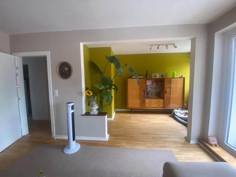 ZWISCHENMIETE 2,5 Zimmer in zentraler Lage