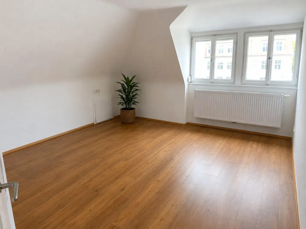 Helle 3-Zimmer Dachgeschosswohnung in Stuttgart Bad Cannstatt