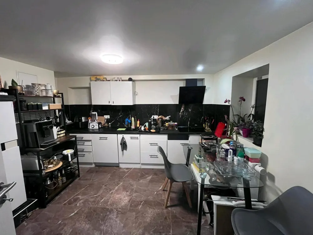 2-Zimmer-Wohnung (ca. 75 m²) ab 01.09. zu vermieten
