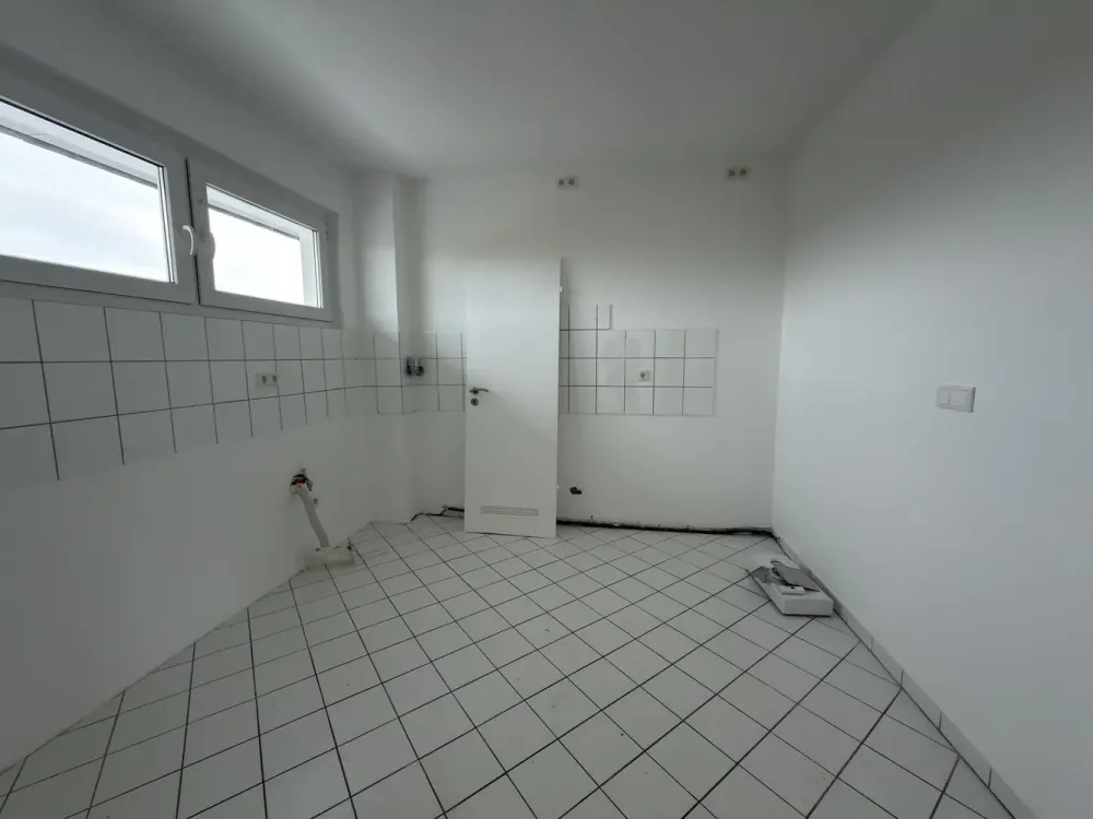 Renovierte und helle 2-Raum-Wohnung mit Balkon