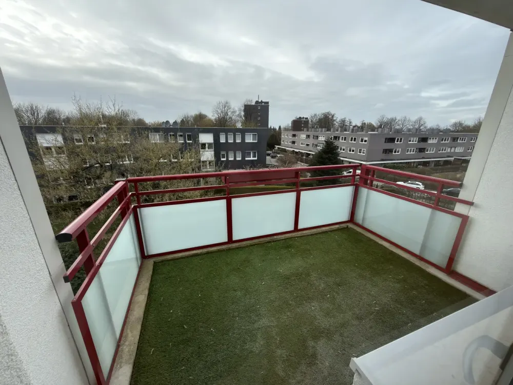 Renovierte und helle 2-Raum-Wohnung mit Balkon