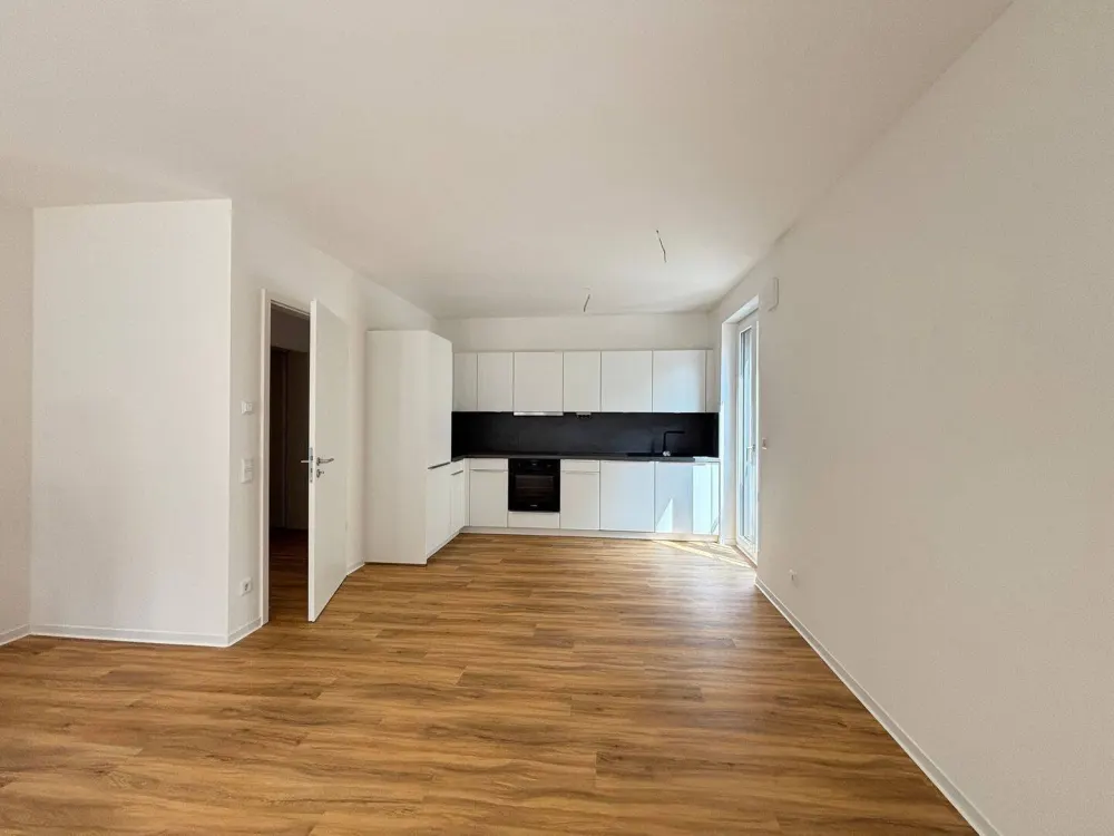 Sofort bezugsfertig! Große 4-RW mit Balkon zum Innenhof + Tageslichtbad + Keller