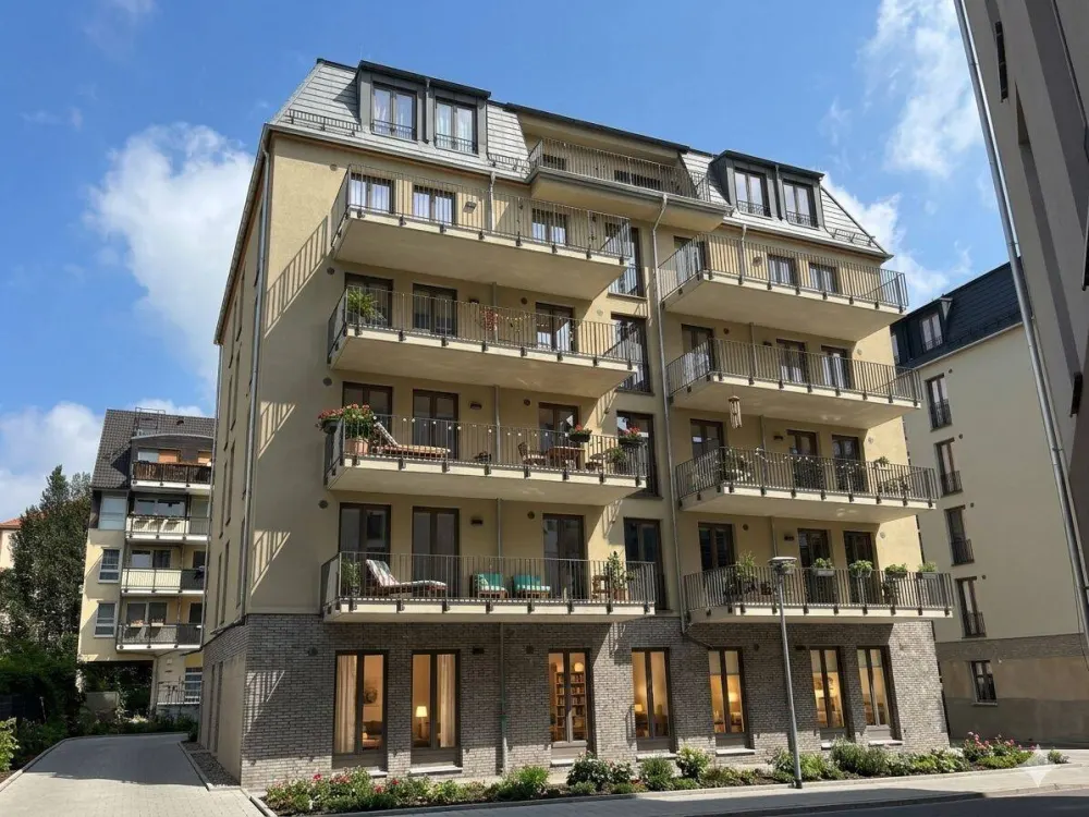 Sofort bezugsfertig! Große 4-RW mit Balkon zum Innenhof + Tageslichtbad + Keller