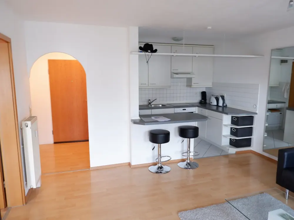 Exklusive komplett möbilierte 2 Zi.Whg.mit EBK,Keller sowie TG-Platz in Böblingen,WM PAUSCHAL:1.250€