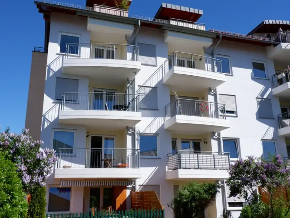 Exklusive komplett möbilierte 2 Zi.Whg.mit EBK,Keller sowie TG-Platz in Böblingen,WM PAUSCHAL:1.250€