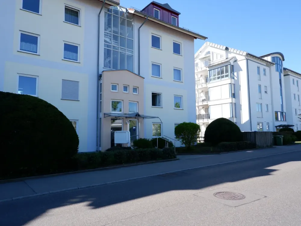 Exklusive komplett möbilierte 2 Zi.Whg.mit EBK,Keller sowie TG-Platz in Böblingen,WM PAUSCHAL:1.250€