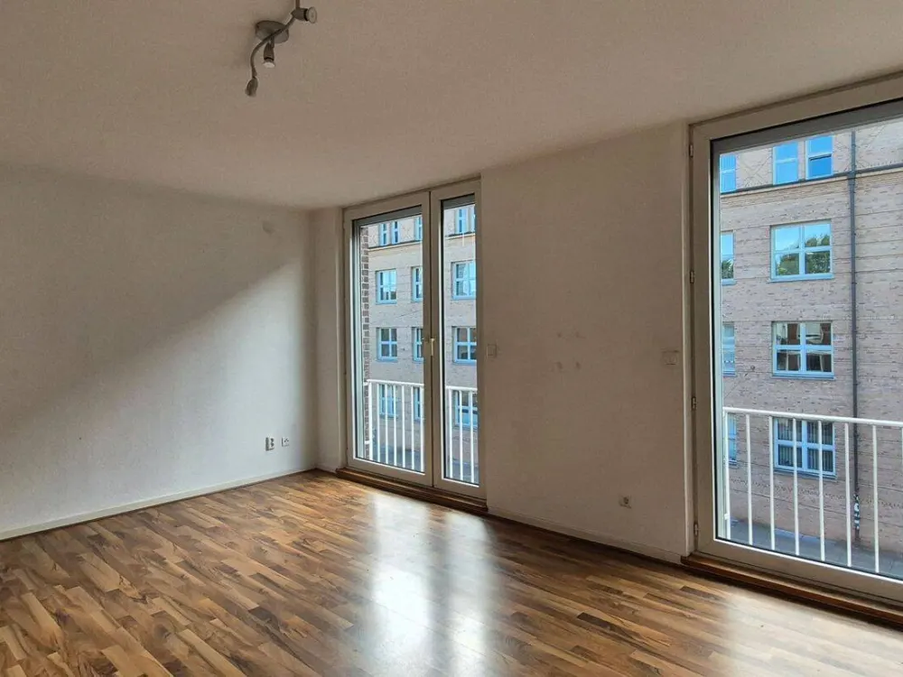 Apartment with very good transport connections