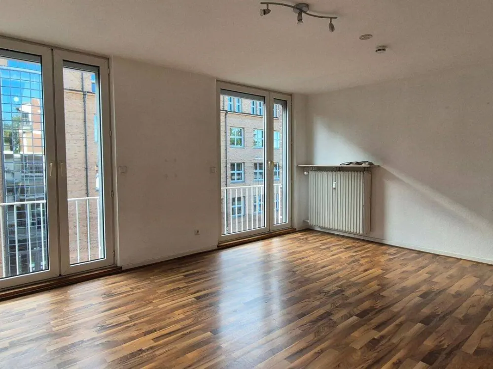 Apartment with very good transport connections