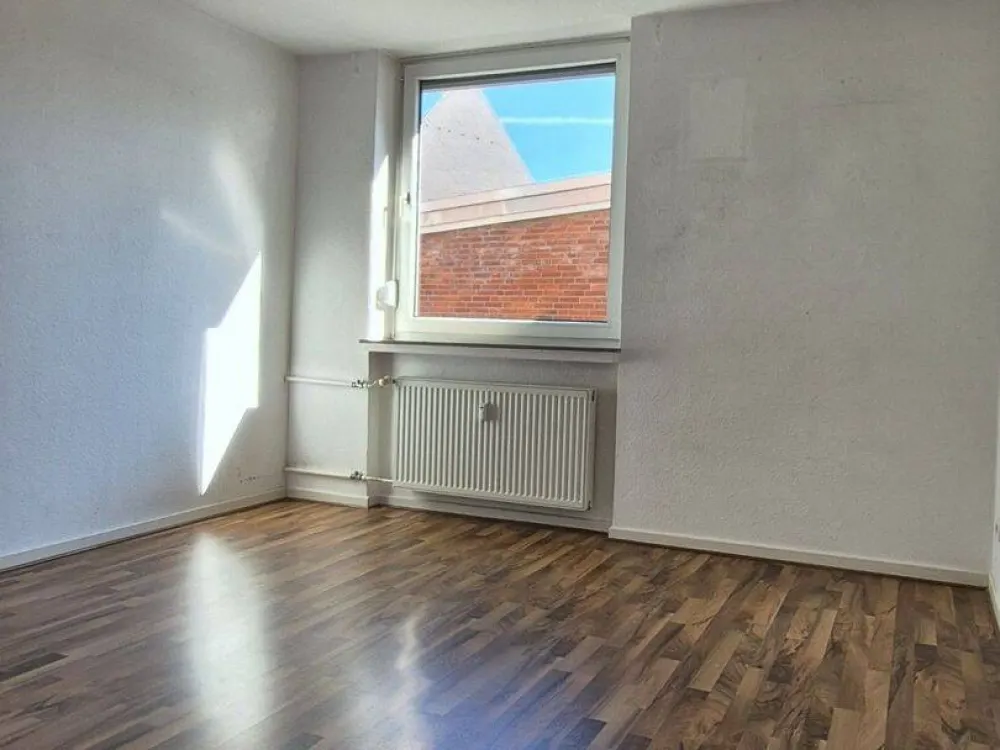 Apartment with very good transport connections