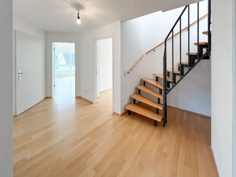 Lichtdurchflutende Maisonette-Wohnung mit Dachterrasse in Leverkusen-Schlebusch