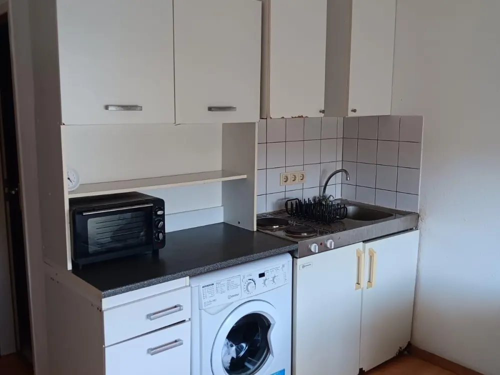 Top Wohnung teil möbliert in der Nähe Uniklinik zu vermieten