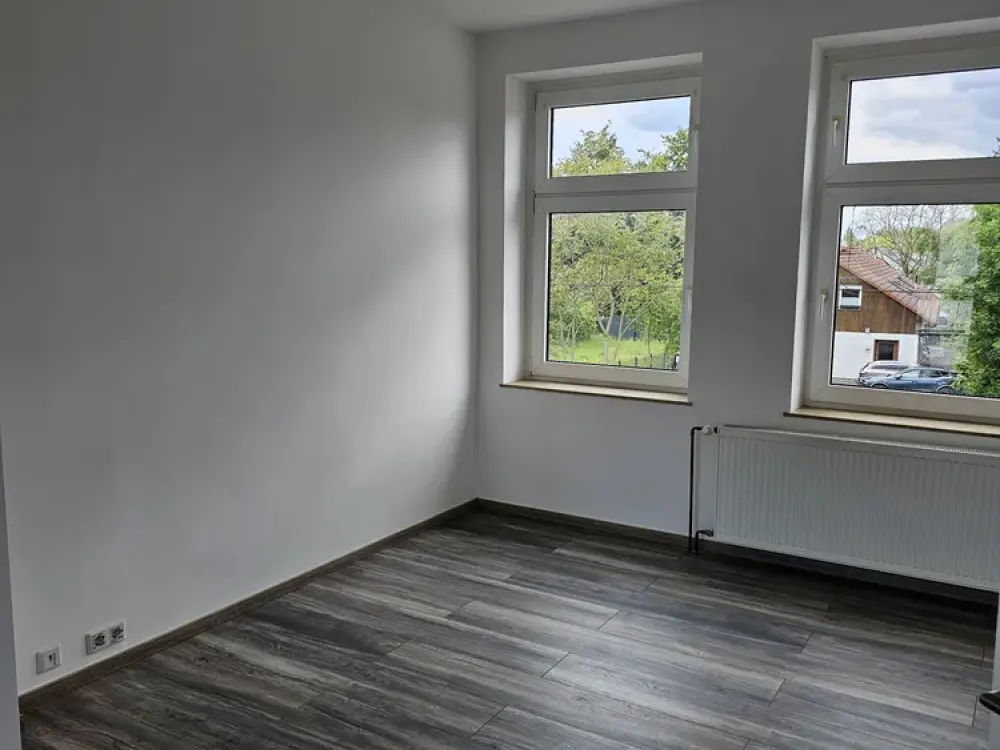2.5-Room Apartment with Gigantic 53m² Roof Terrace & Air Conditioning in a 2-Party Residential Area!