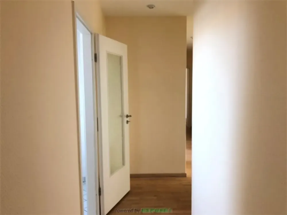 Dachgeschosswohnung mit loftartigem Wohnraum und Büro