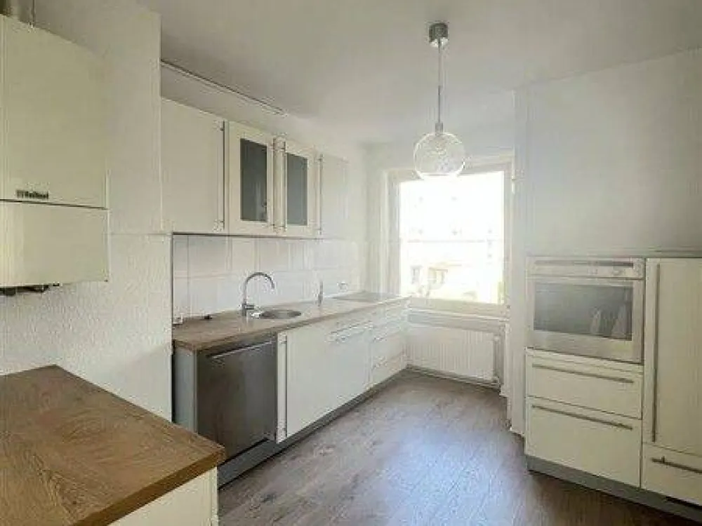Stilvoll wohnen in bester Lage: Moderne 2-Zimmer-Wohnung mit Einbauküche - sofort verfügbar!
