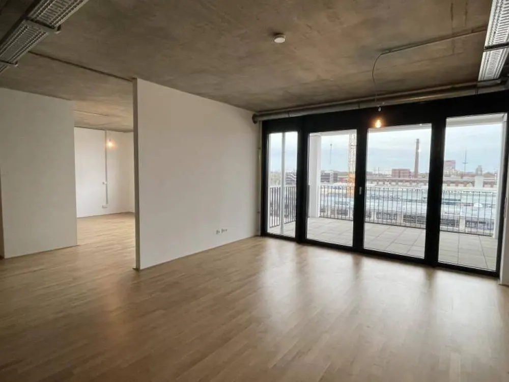 Modernes Loft in Bremen. Highlights: Parkettboden, Einbauküche und ein großer Balkon zum Verweilen!