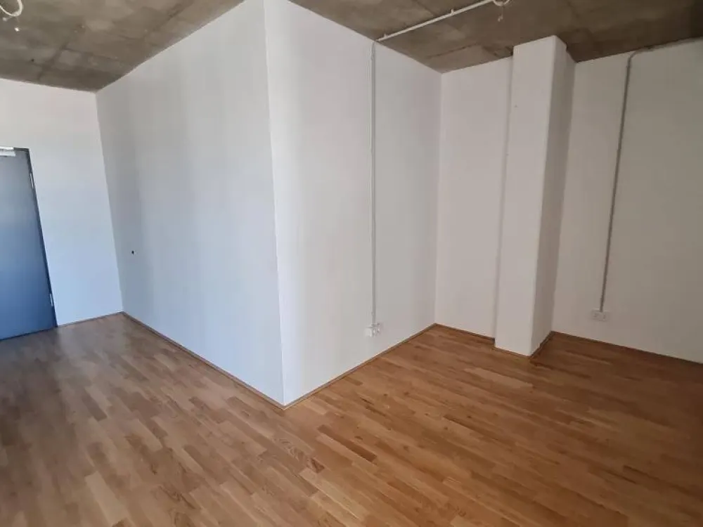 Modernes Loft in Bremen. Highlights: Parkettboden, Einbauküche und ein großer Balkon zum Verweilen!