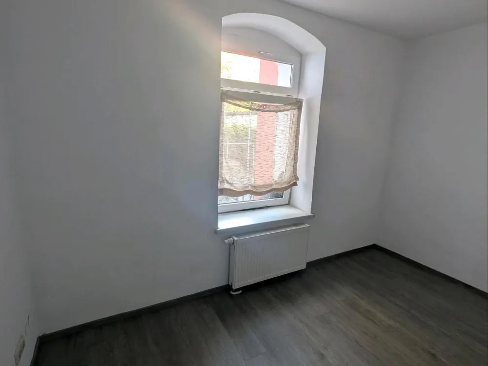 Affordable 2-Room Apartment Near University