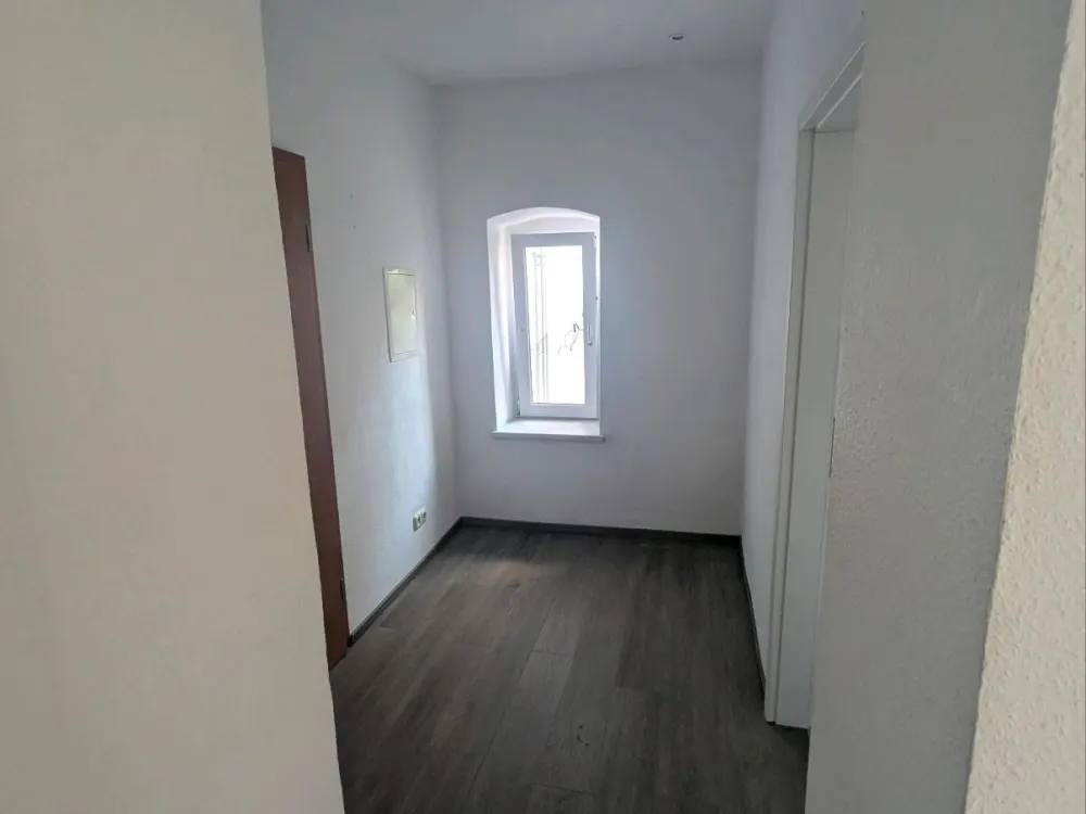 Affordable 2-Room Apartment Near University