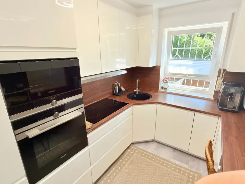 Umfassend modernisierte 4-Zimmer-Gartenwohnung mit Terrasse und Carport in Köln-Vogelsang