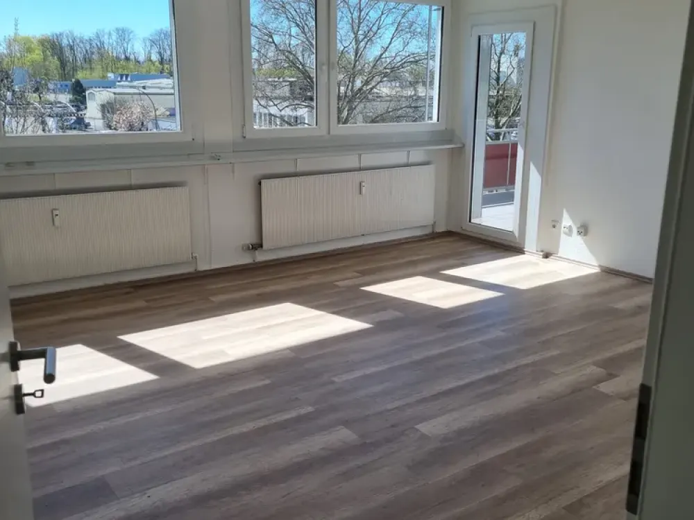 Helle 3 Zimmerwohnung mit Balkon