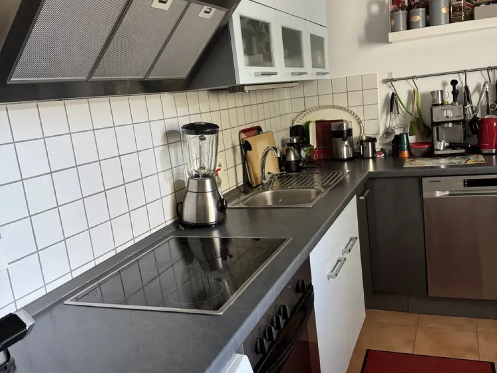 2-Room Apartment with Balcony and Fitted Kitchen, Near Niehler Hafenbrücke