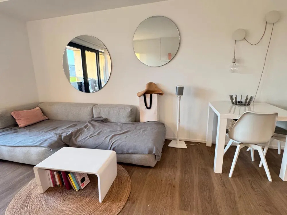 Hochwertig möblierte 2-Zi Wohnung + Balkon zentral. Für 1 Jahr