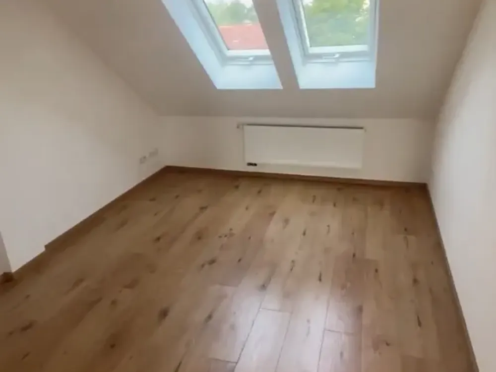Wunderschöne, helle Dachgeschoss-Wohnung in der List