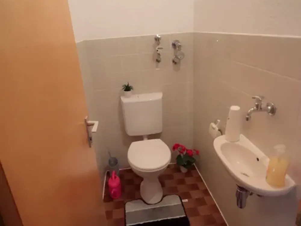 3,5-Zimmer-Wohnung in schöner Lage von Altbach, mit Balkon, Garage & zusätzlichem Stellplatz